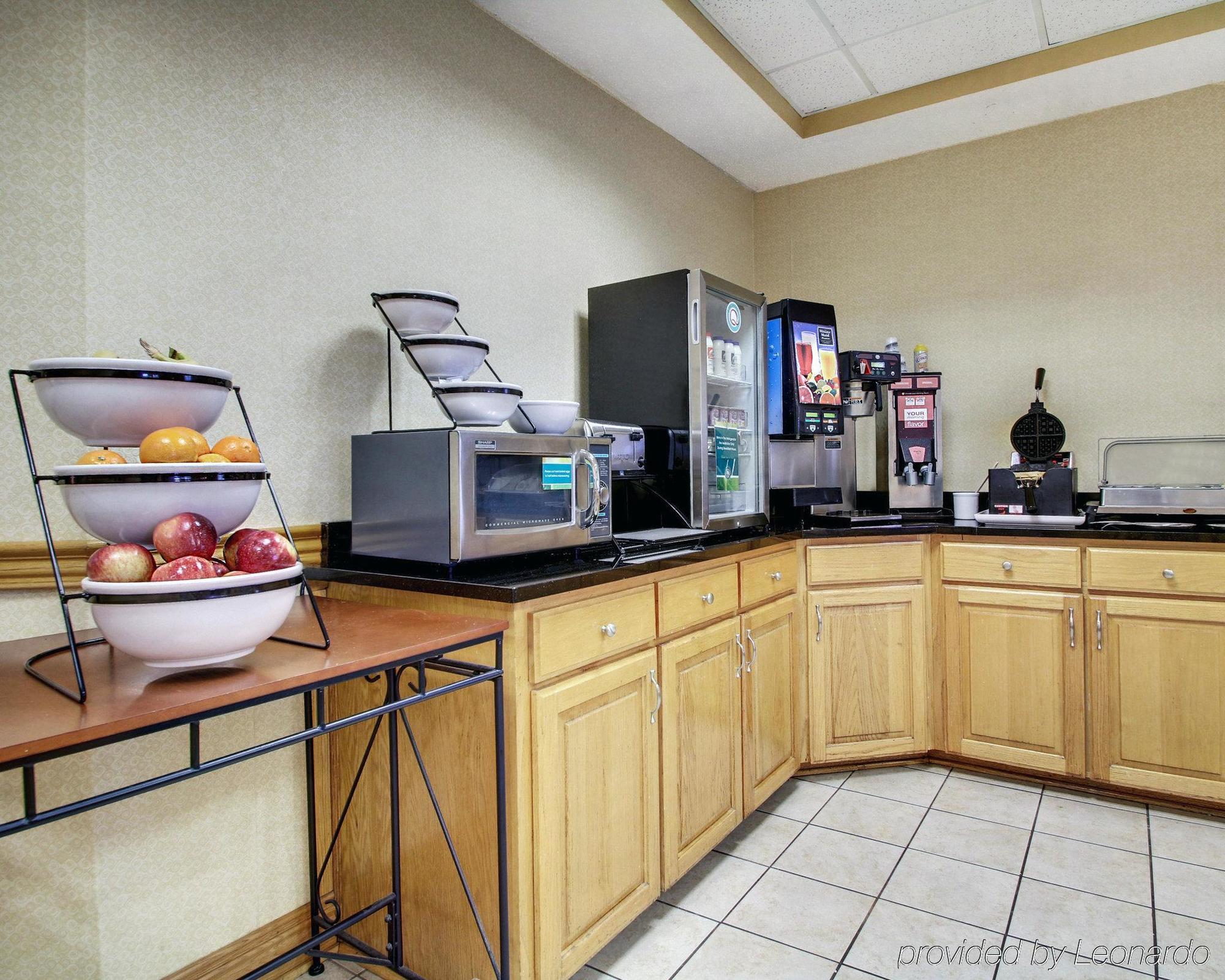 Columbia Inn & Suites Extérieur photo